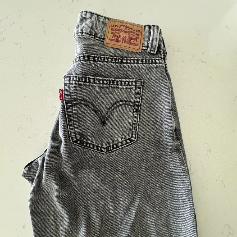 Levi's women’s Black and Gray superlow Jeans - Picture 5 of 10